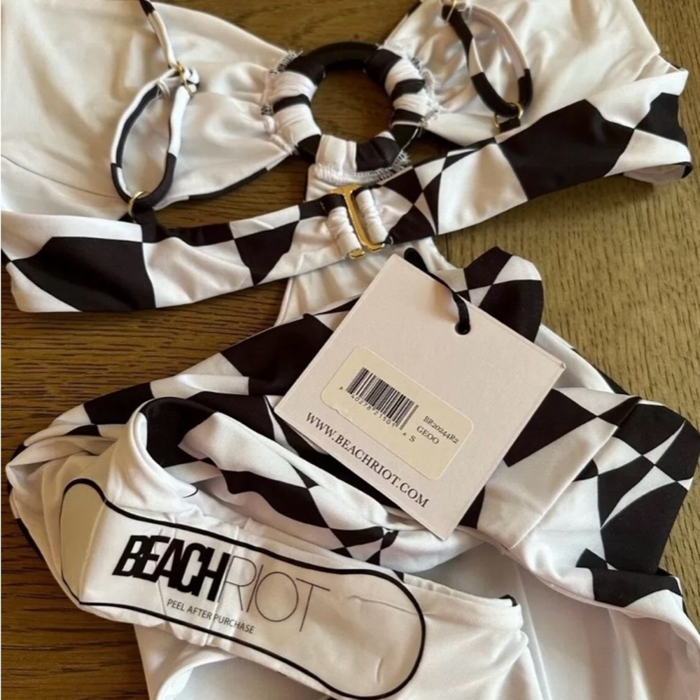 NWT womens Small Beach Riot Kirsten one piece black and white cutout swimsuit - Picture 8 of 9